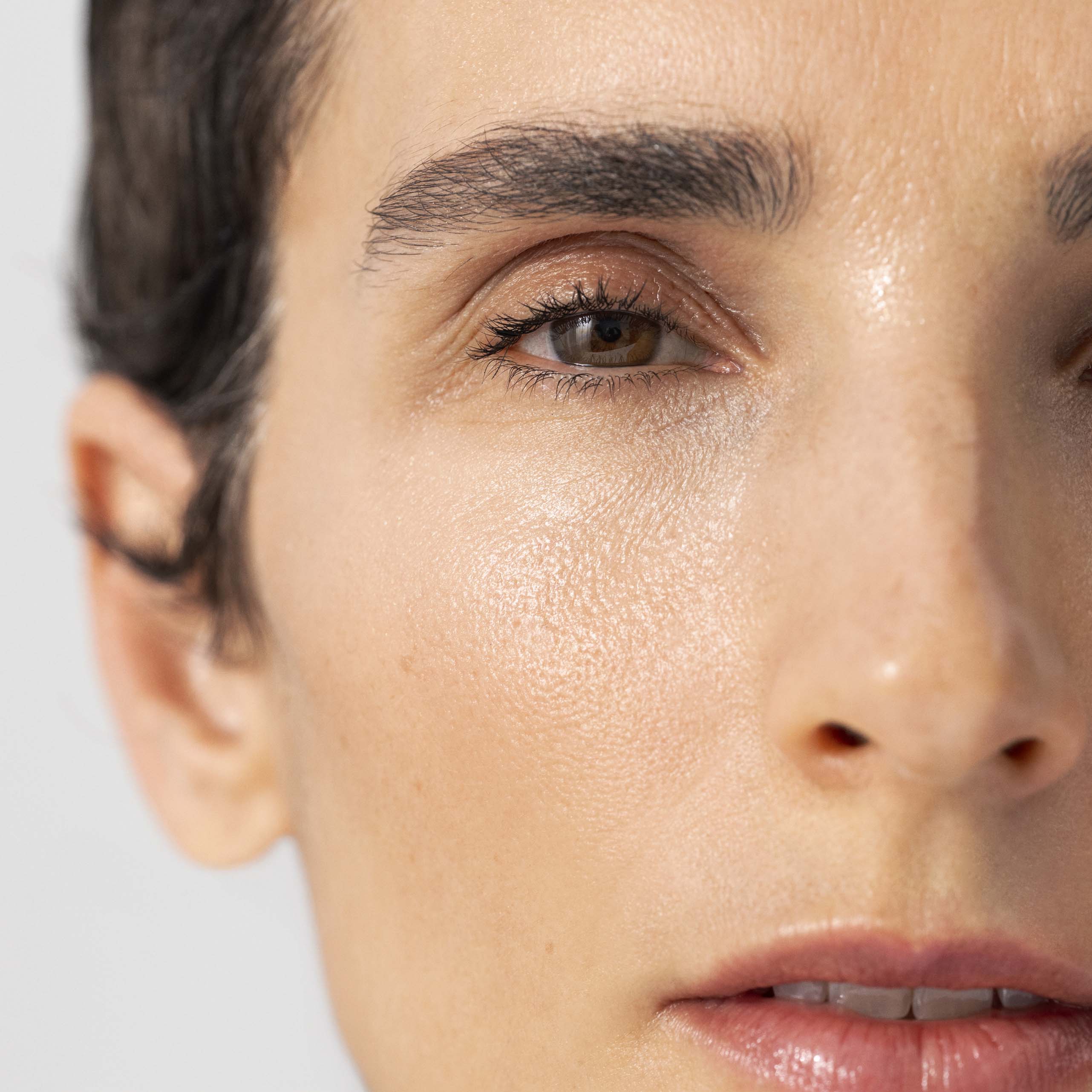 The Multi-Vitamin Brightening Facial - Image 7